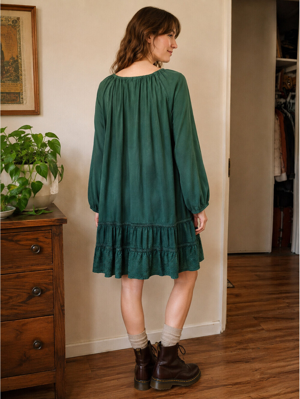 The Pyramid Collection Green Rayon Boho Embroidered Ruffle Tunic Top L/XL - Picture 2 of 7